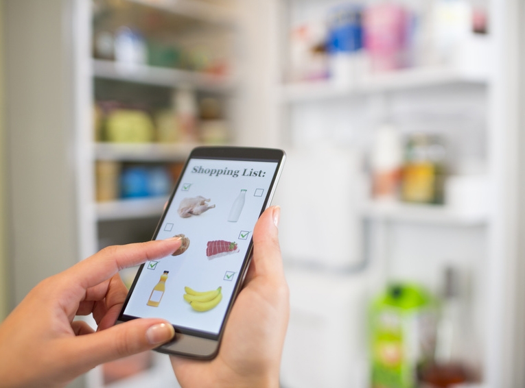 mobile shopping list lista spesa smartphone frigorifero